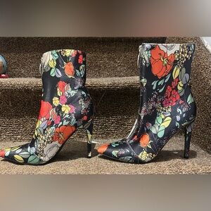 Cape Robbin Gigi-16 Multicolor Floral Ankle Stiletto Heeled Pointed Toes Boots 7